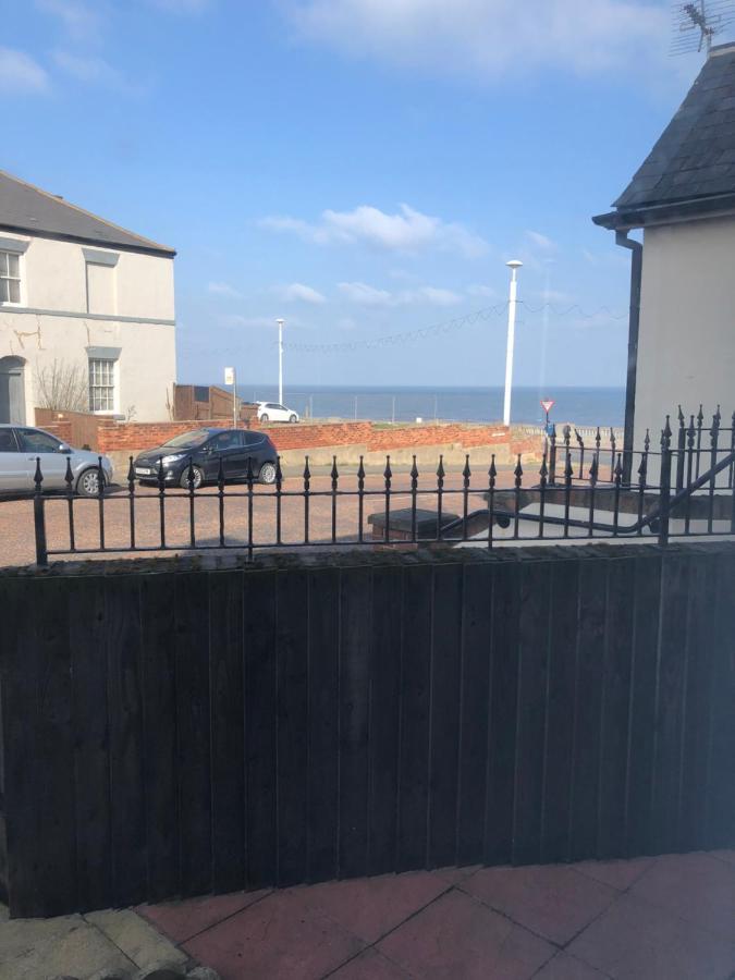 Roker Cottage, Luxury Seaside Apartment, Private Parking, Sky Tv サンダーランド エクステリア 写真