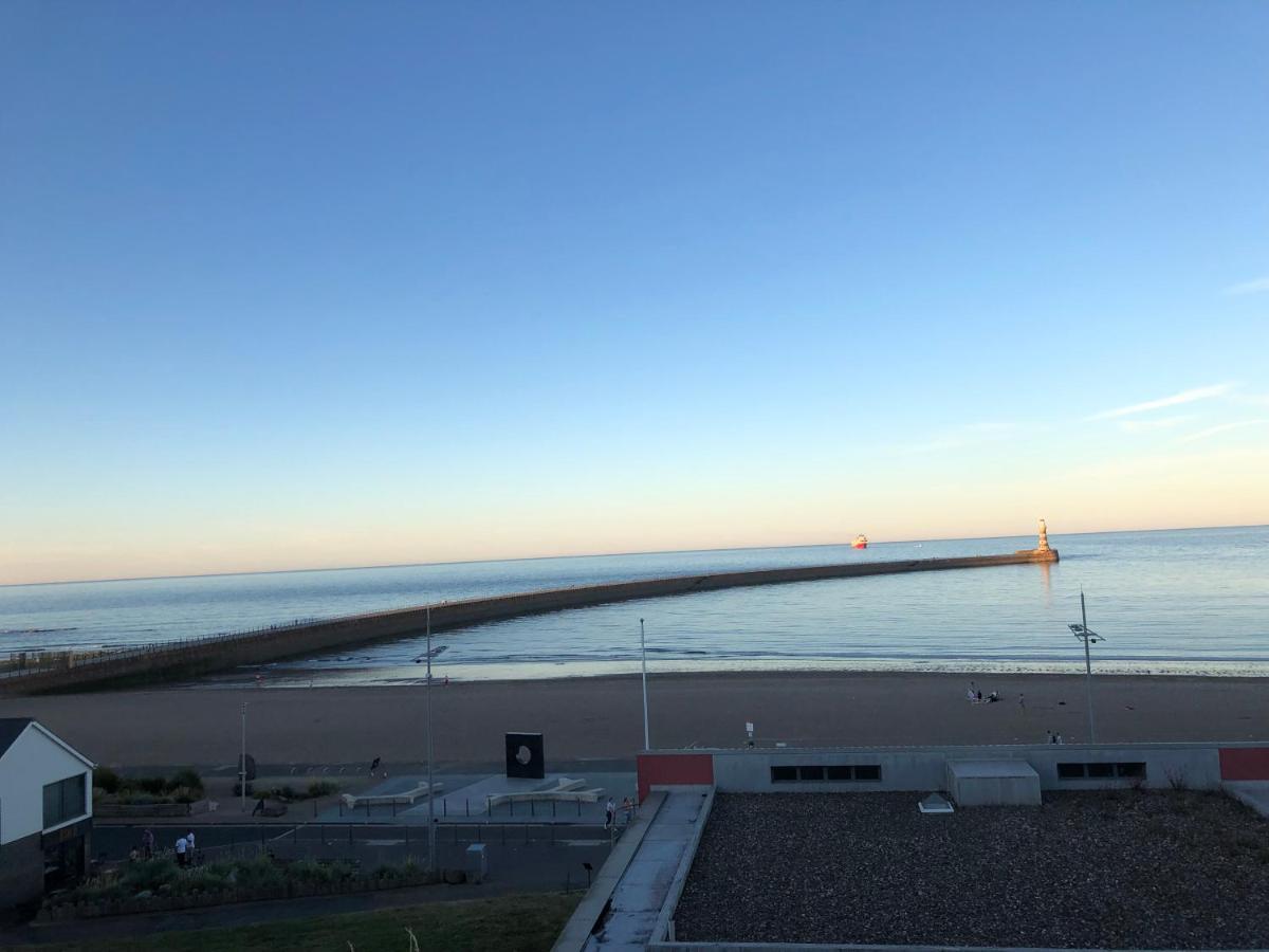 Roker Cottage, Luxury Seaside Apartment, Private Parking, Sky Tv サンダーランド エクステリア 写真